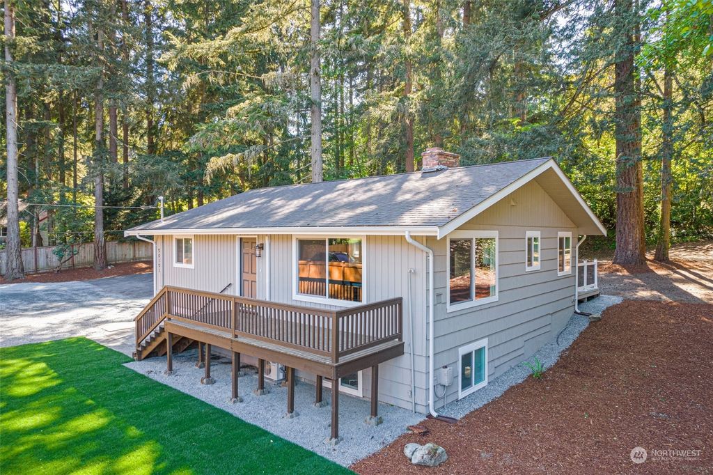 Photo of 20121 1st Avenue S, Normandy Park, WA 98198 (MLS # 2266473)