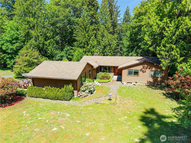 568 SE Oak Road