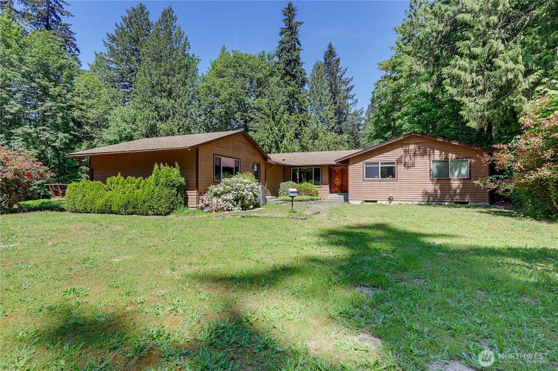 568 SE Oak Road