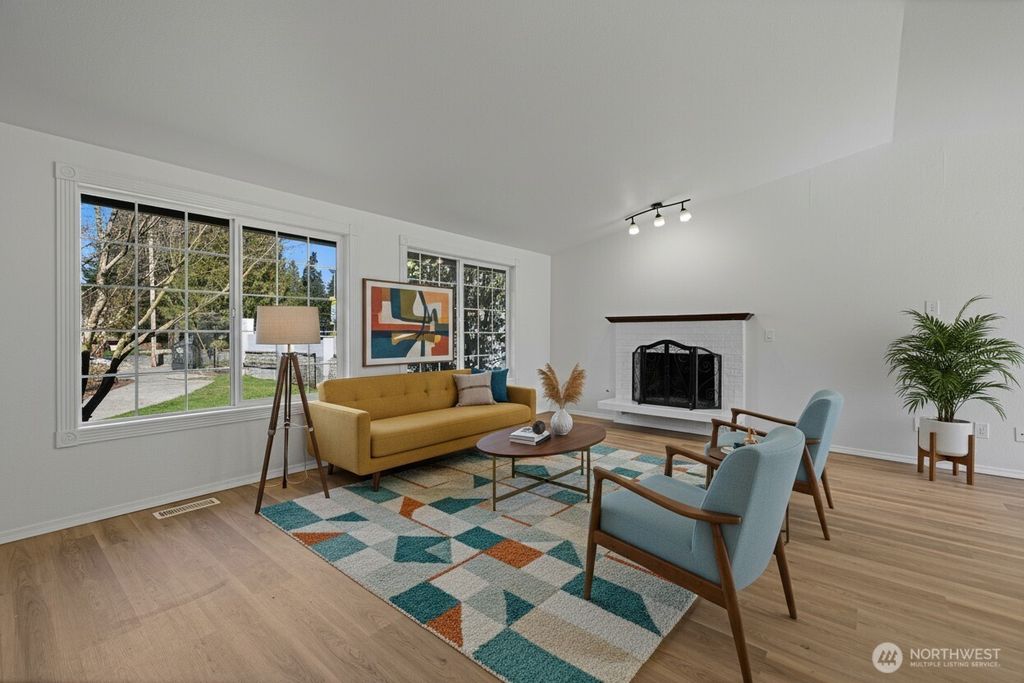 Photo of 2003 SW 304th Street, Federal Way, WA 98023 (MLS # 2483696)