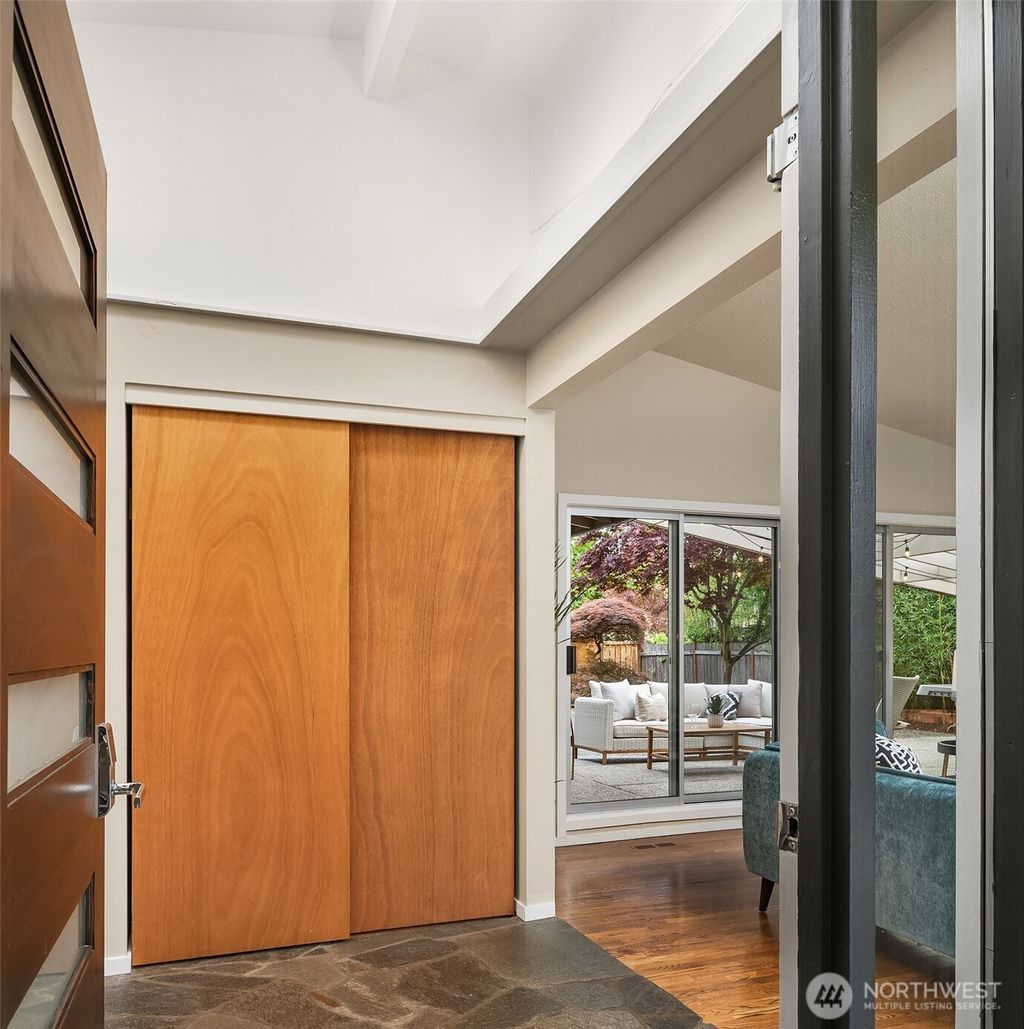 Photo of 3865 80th Avenue SE, Mercer Island, WA 98040 (MLS # 2363471)