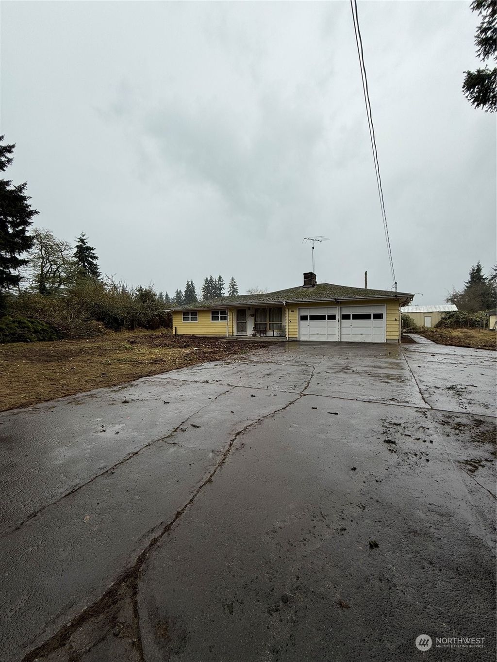 Photo of 9424 212th St SE St, Snohomish, WA 98296 (MLS # 2318123)
