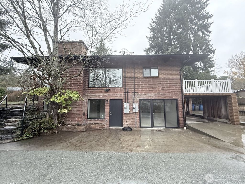 Photo of 13936 4th Avenue SW #B, Burien, WA 98166 (MLS # 2461374)