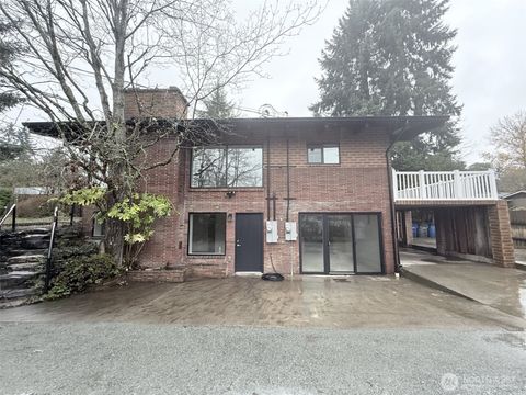Photo of 13936 4th Avenue SW #B, Burien, WA 98166 (MLS # 2461374)