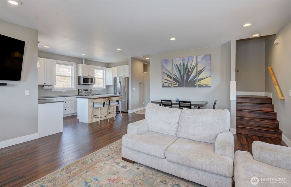 Photo of 1900 Cumbo Court, Wenatchee, WA 98801 (MLS # 2459250)