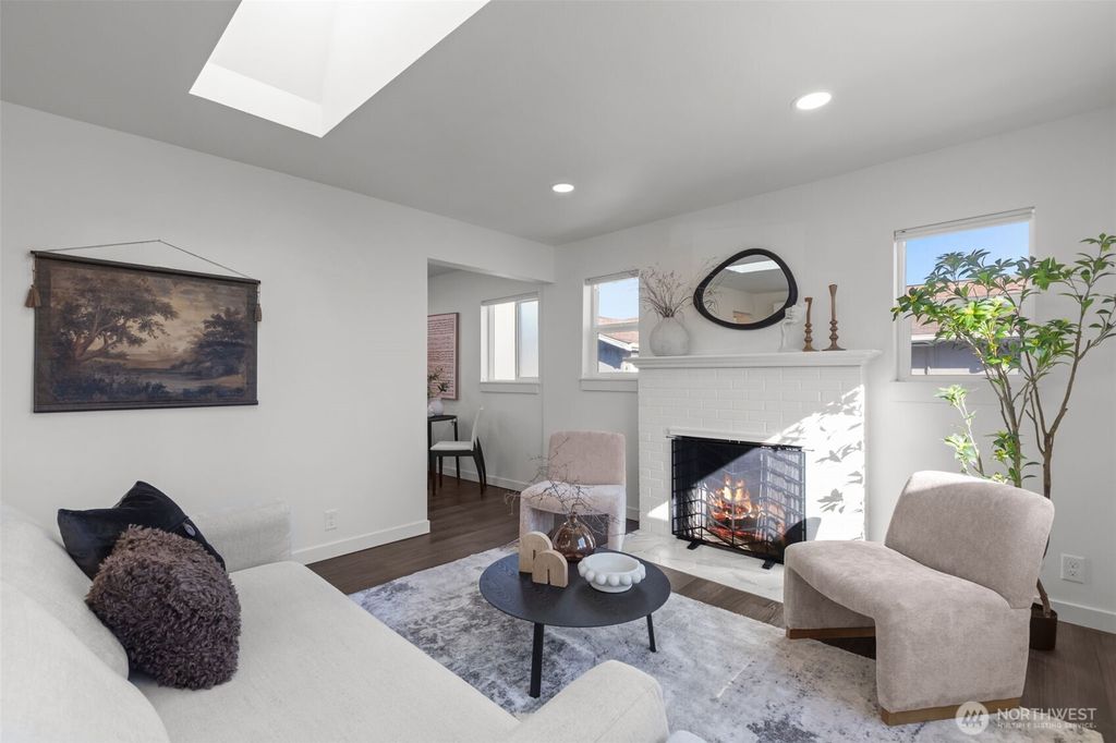 Photo of 940 N 89th Street, Seattle, WA 98103 (MLS # 2487707)