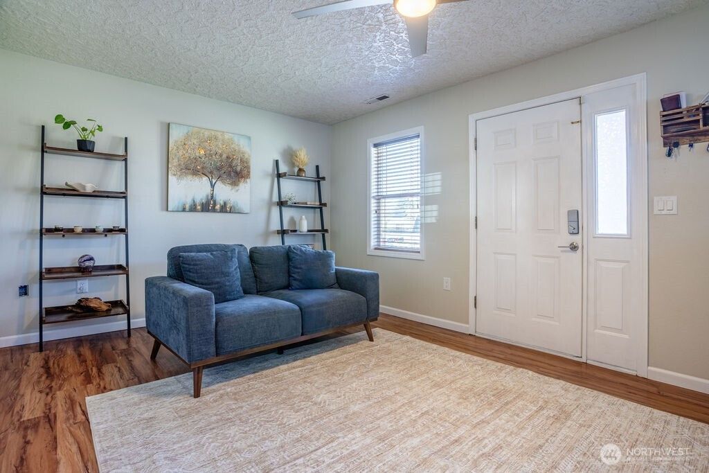 Photo of 3025 Florida Street, Longview, WA 98632 (MLS # 2496965)