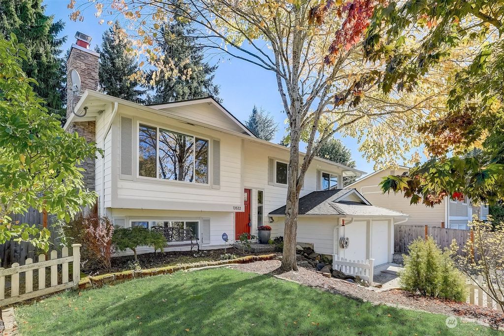 Photo of 13522 131st Avenue NE, Kirkland, WA 98034 (MLS # 2166876)