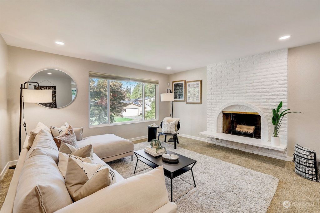 Photo of 13522 131st Avenue NE, Kirkland, WA 98034 (MLS # 2166876)