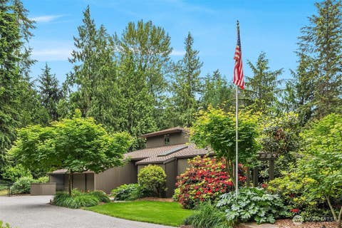 Photo of 3908 142nd Place NE, Bellevue, WA 98007 (MLS # 2529917)