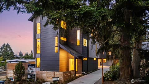 Photo of 14342 Bagley Avenue N, Seattle, WA 98133 (MLS # 2574800)
