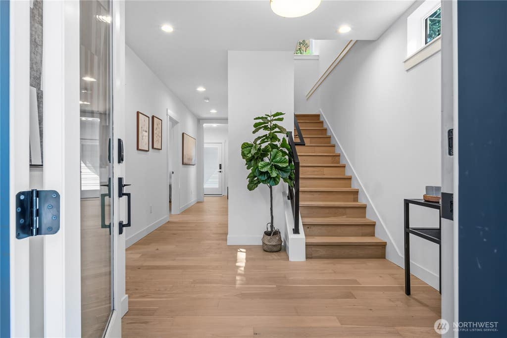 Photo of 14342 Bagley Avenue N, Seattle, WA 98133 (MLS # 2574800)