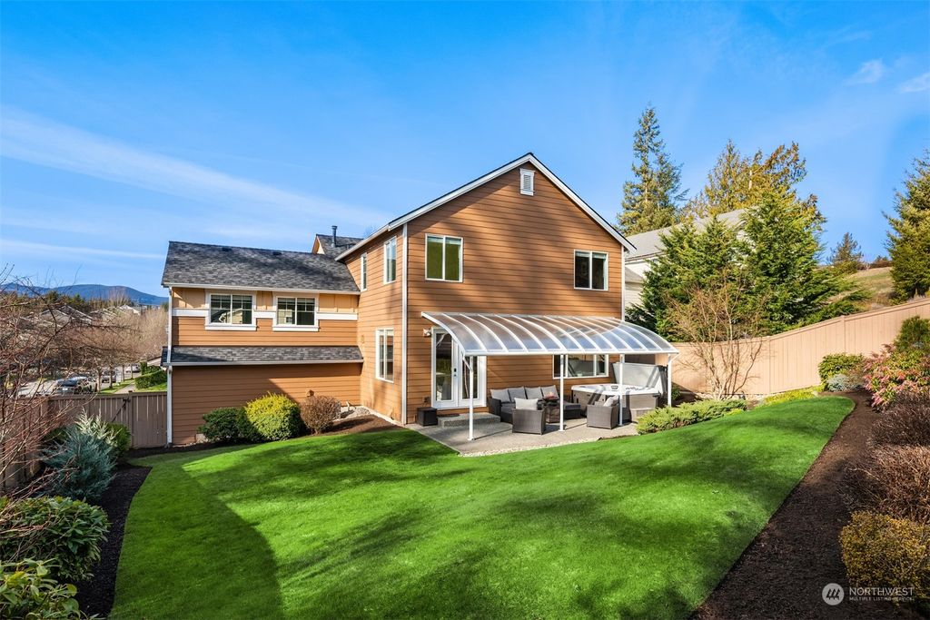Photo of 36508 SE Isley Street, Snoqualmie, WA 98065 (MLS # 2047303)