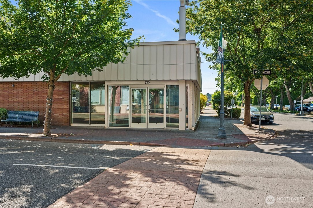 215 N Pearl Street