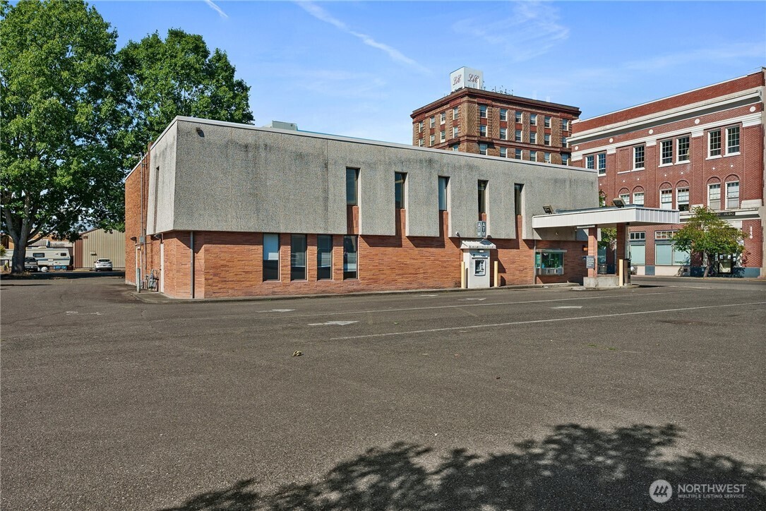 215 N Pearl Street