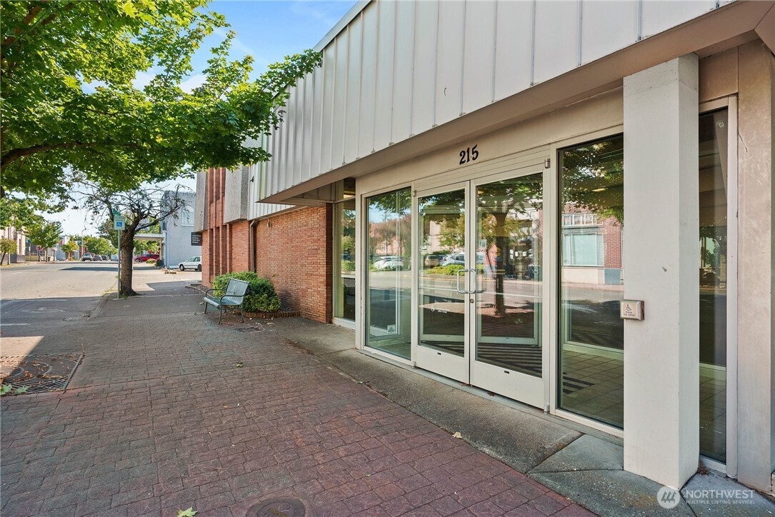 215 N Pearl Street