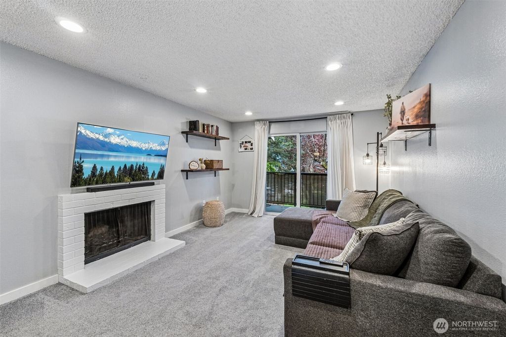 Photo of 921 130th Street SW #H201, Everett, WA 98204 (MLS # 2510434)