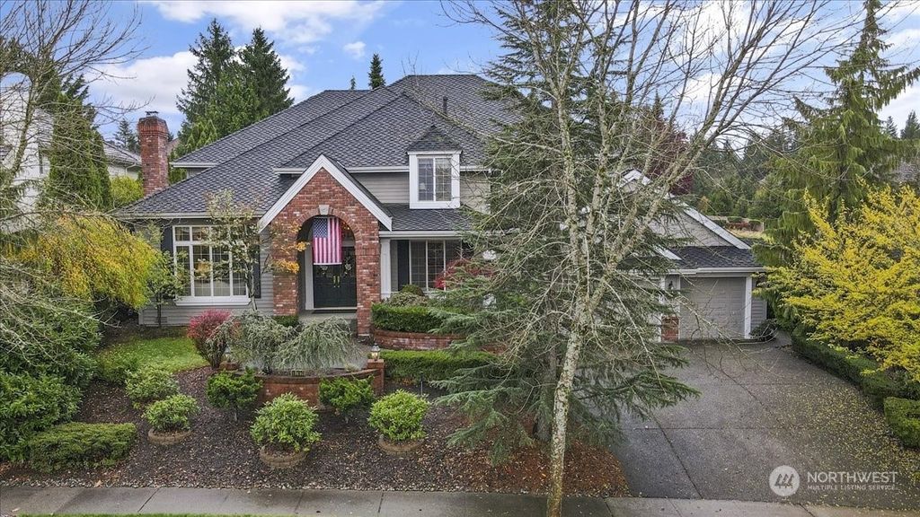 Photo of 6707 Cascade Avenue SE, Snoqualmie, WA 98065 (MLS # 2307648)