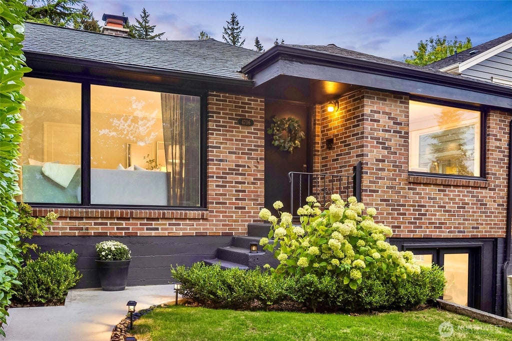 Photo of 4706 48th Avenue NE, Seattle, WA 98105 (MLS # 2584046)