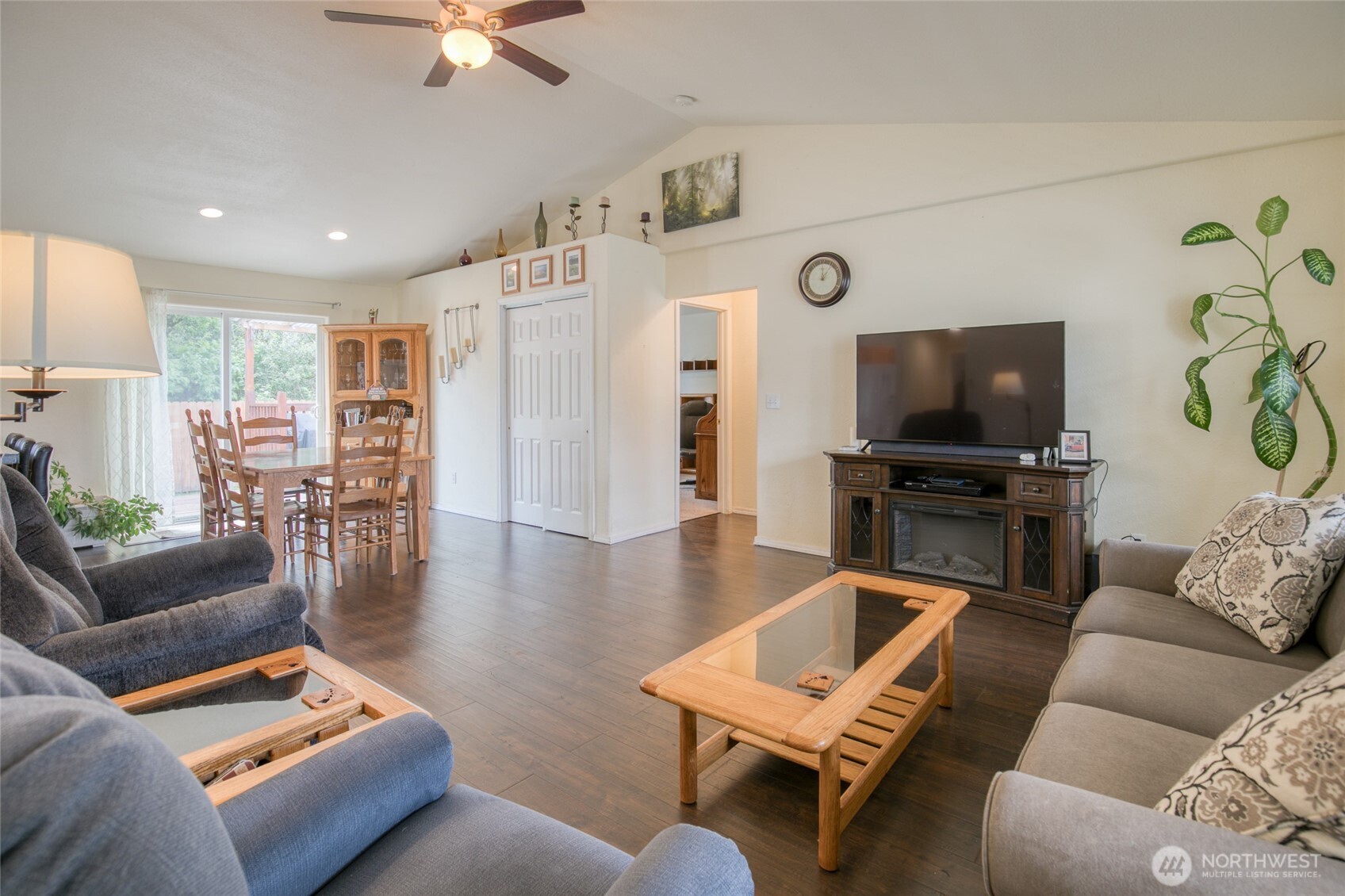 117 Bufflehead Street SW