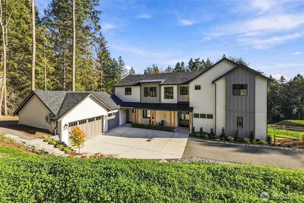 Photo of 26030 NE 29th Place, Redmond, WA 98053 (MLS # 2522736)