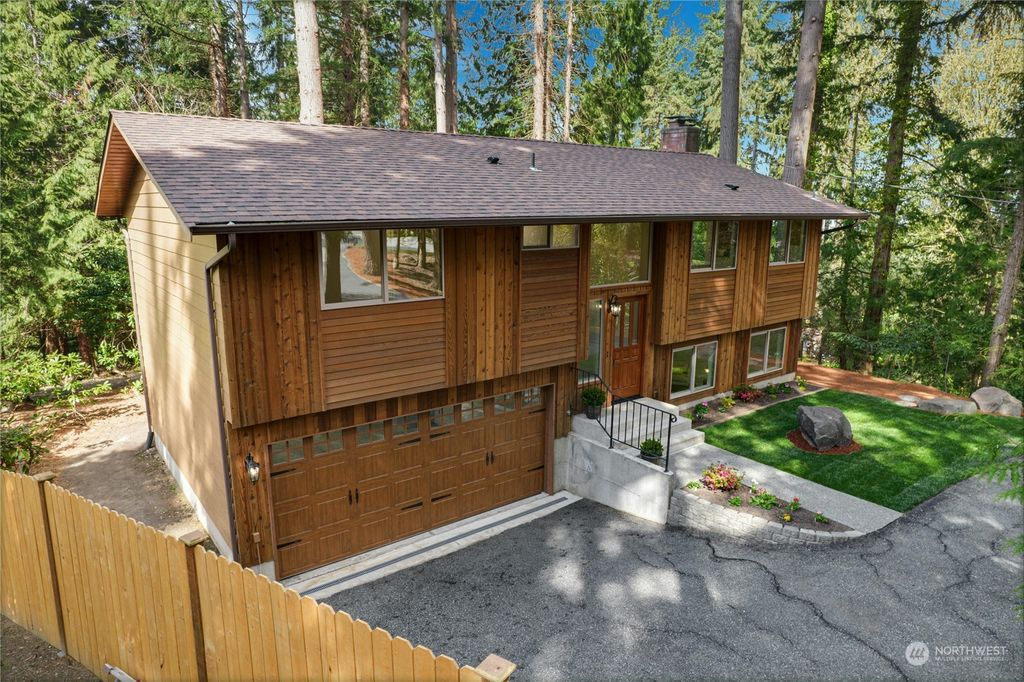 Photo of 12018 Scenic Drive, Edmonds, WA 98026 (MLS # 2218521)