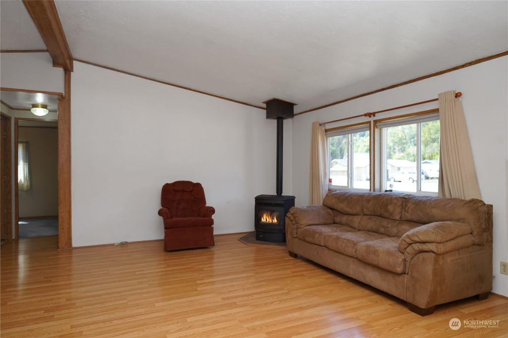 Photo of 202 Algona Boulevard N, Algona, WA 98001 (MLS # 2146889)
