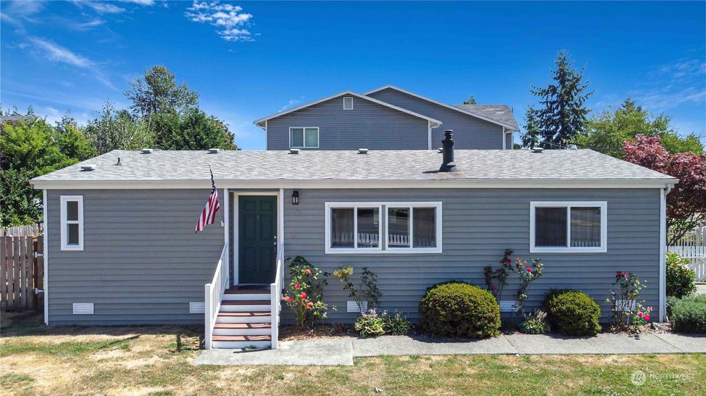 Photo of 202 Algona Boulevard N, Algona, WA 98001 (MLS # 2146889)