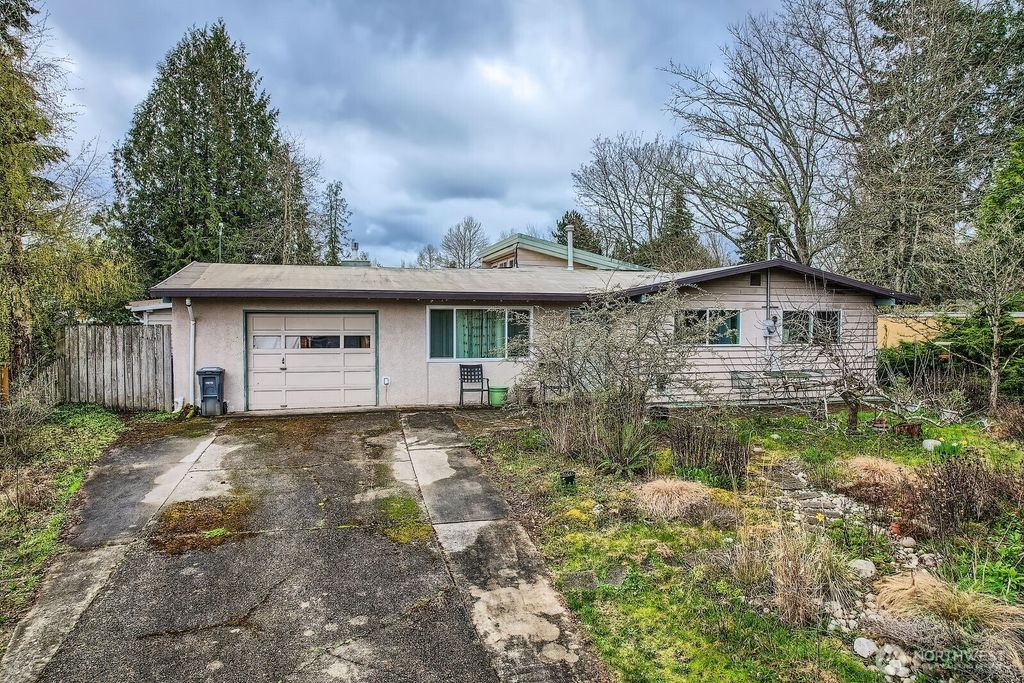 Photo of 15423 SE 7th Place, Bellevue, WA 98007 (MLS # 2348767)