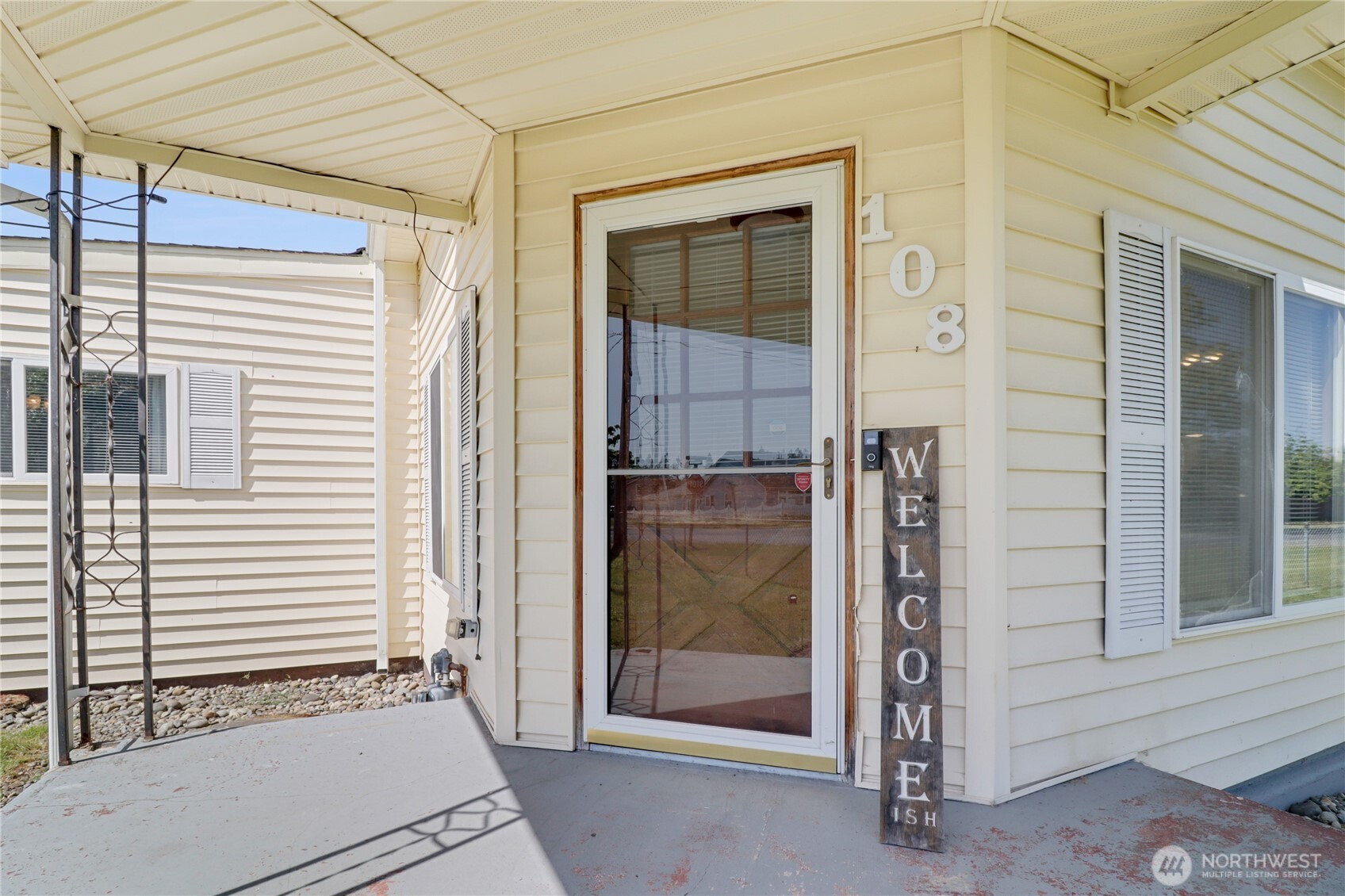 108 2nd Street SE