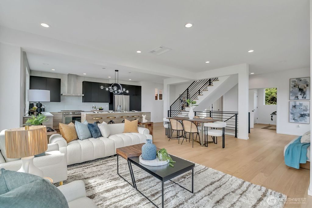 Photo of 5611 SW 30th Avenue, Seattle, WA 98126 (MLS # 2357925)