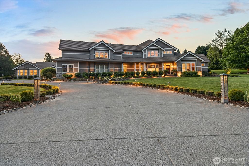 Photo of 10000 NE 114th Circle, Vancouver, WA 98662 (MLS # 2487450)