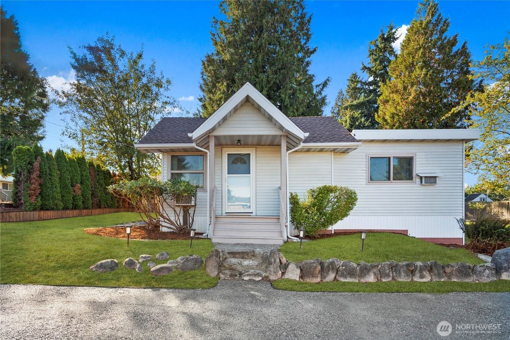 Photo of 1228 S 117th Street, Burien, WA 98168 (MLS # 2340138)