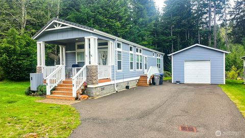 Photo of 1019 Stanford Drive #51, Cosmopolis, WA 98537 (MLS # 2510488)