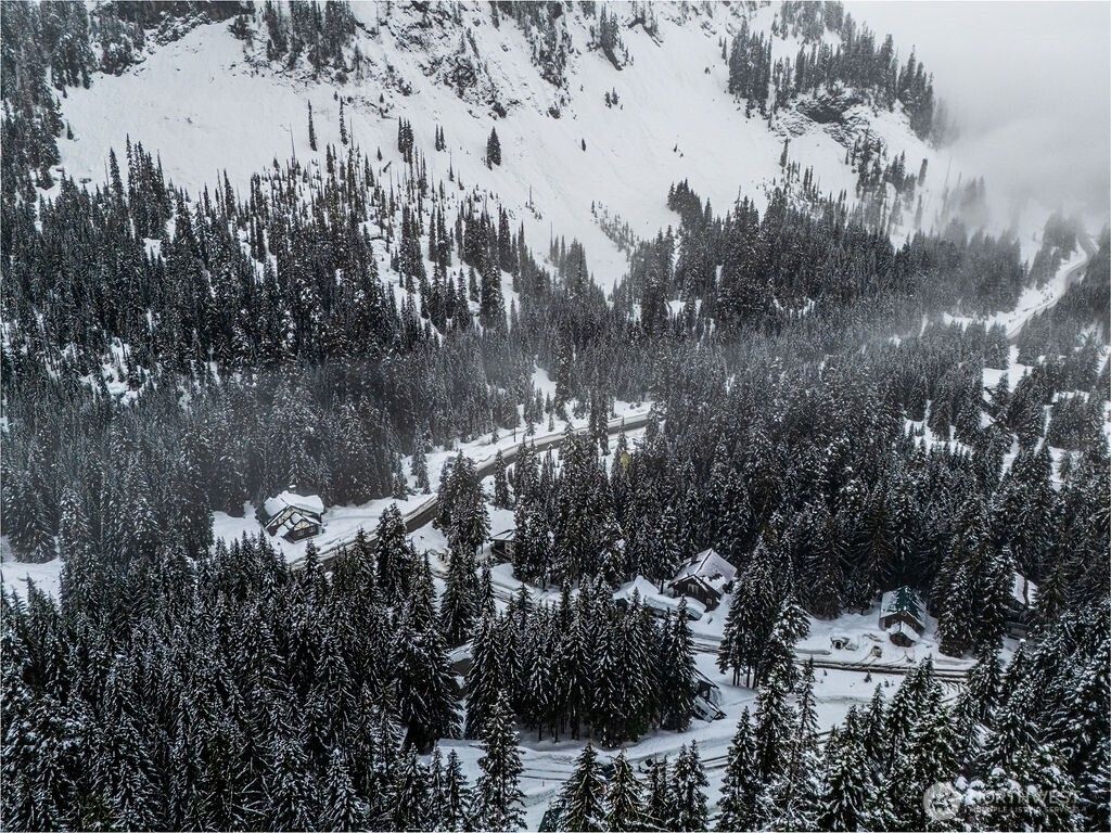 Photo of 5 St Anton Strasse, Snoqualmie Pass, WA 98045 (MLS # 2351792)