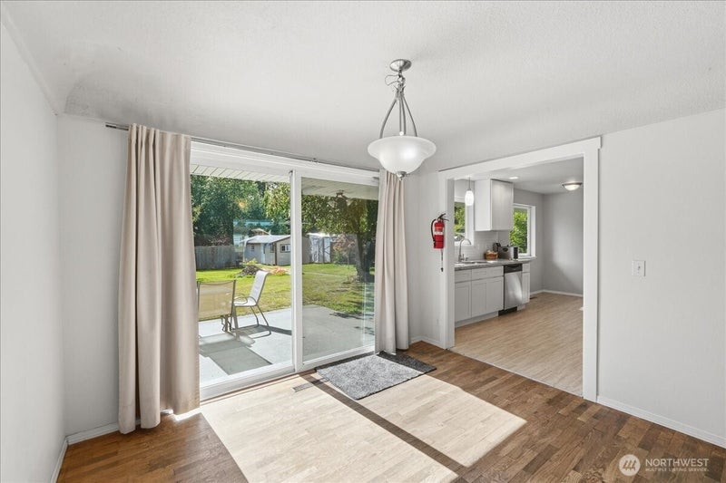 10612 Waller Road E