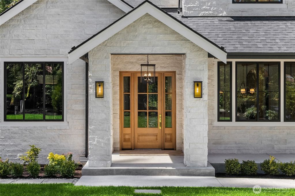 Photo of 9473 Springwood Avenue NE, Bainbridge Island, WA 98110 (MLS # 2503253)