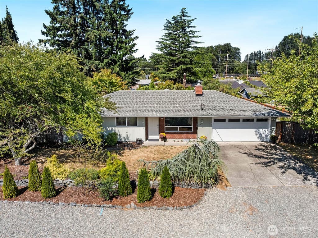 Photo of 2011 8th Avenue SE, Puyallup, WA 98372 (MLS # 2574749)
