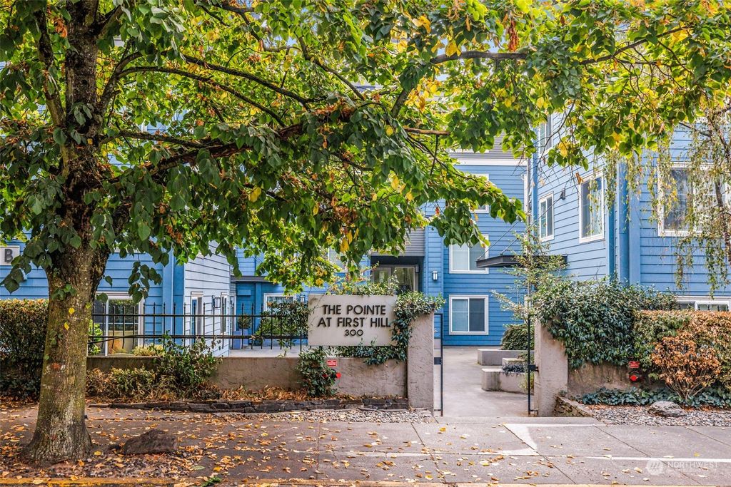 Photo of 300 10th Avenue #B303, Seattle, WA 98122 (MLS # 2004249)