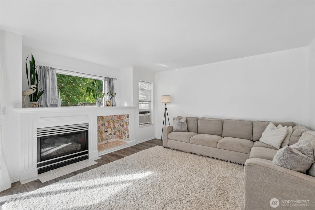 Photo of 1131 115th Street SW #F1, Everett, WA 98208 (MLS # 2581151)