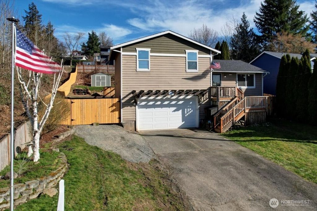 Photo of 32224 4th Avenue, Black Diamond, WA 98010 (MLS # 2338944)