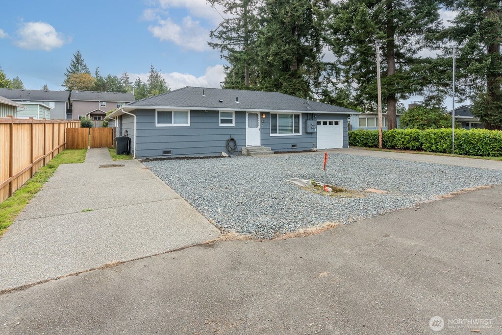 Photo of 10 E Beech Street, Everett, WA 98203 (MLS # 2589001)