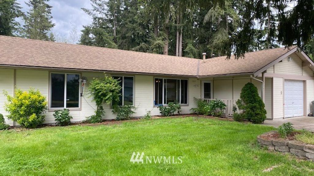 Photo of 19431 SE 266th Street, Covington, WA 98042 (MLS # 1946095)