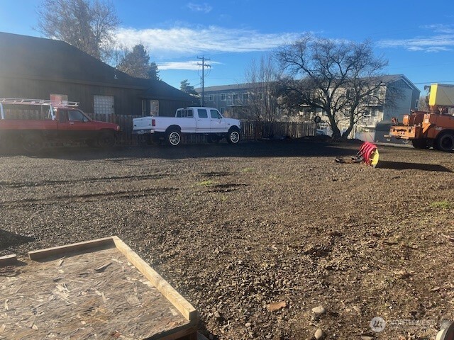 500 W University Way