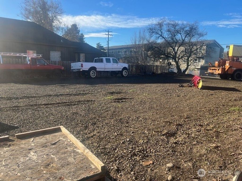 Photo of 500 W University Way Way, Ellensburg, WA 98926 (MLS # 2460848)