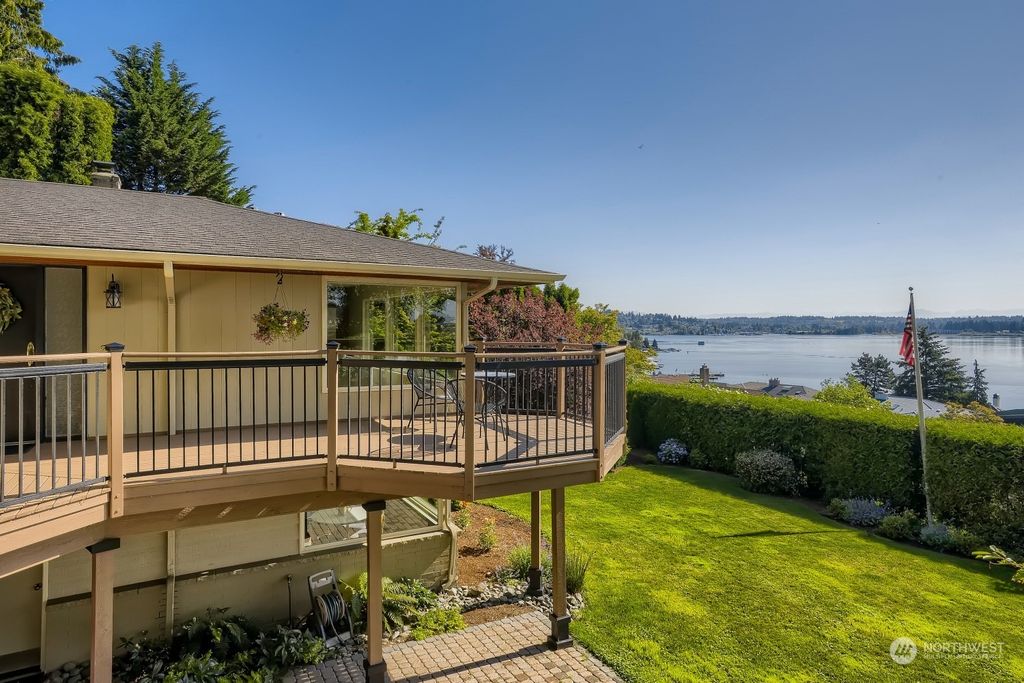 Photo of 4006 NE 161st Street, Lake Forest Park, WA 98155 (MLS # 1995583)