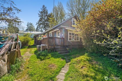 Photo of 1234 Sherman Avenue, Raymond, WA 98577 (MLS # 2361407)