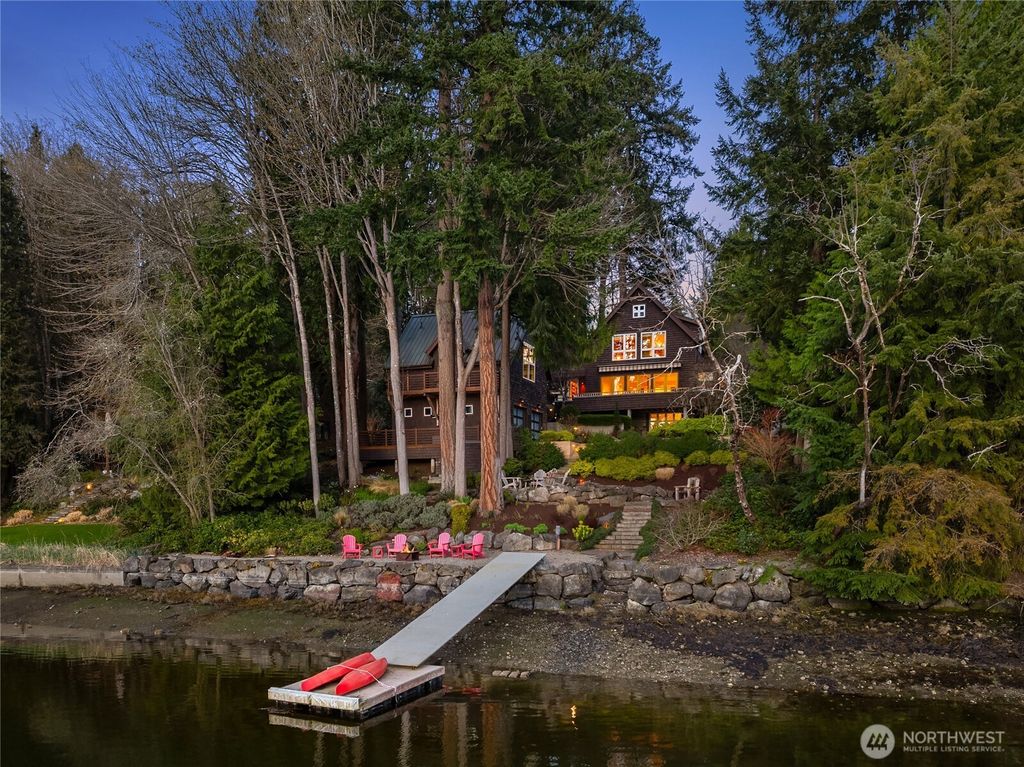 Photo of 399 Lovell Avenue SW, Bainbridge Island, WA 98110 (MLS # 2504238)