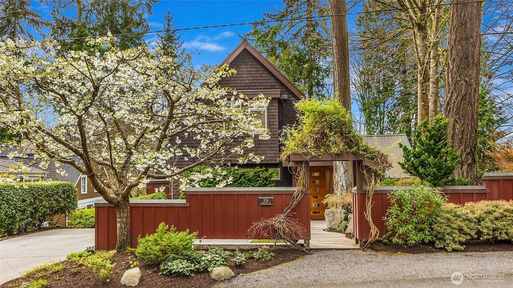 Photo of 399 Lovell Avenue SW, Bainbridge Island, WA 98110 (MLS # 2504238)