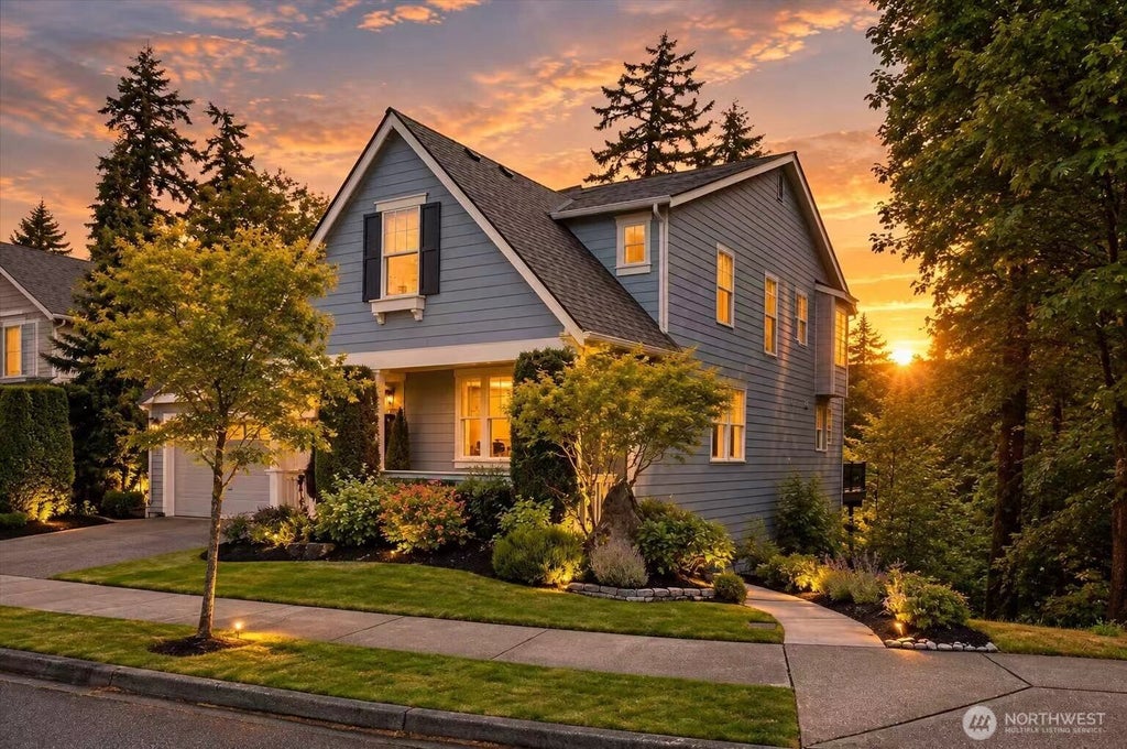Photo of 15324 128th Avenue NE, Woodinville, WA 98072 (MLS # 2582753)